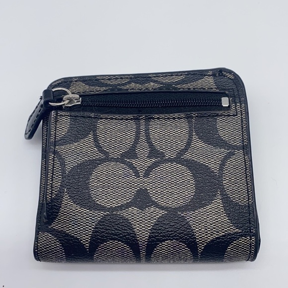 Coach - Bi- Fold Wallet Black and White With C Monogram - Picture 4 of 13